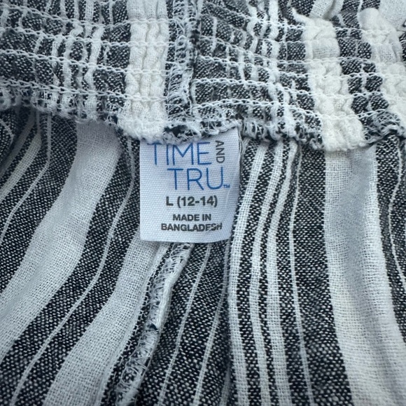 Time and Tru Gray and White Striped Linen Cargo Shorts Large - Picture 5 of 5